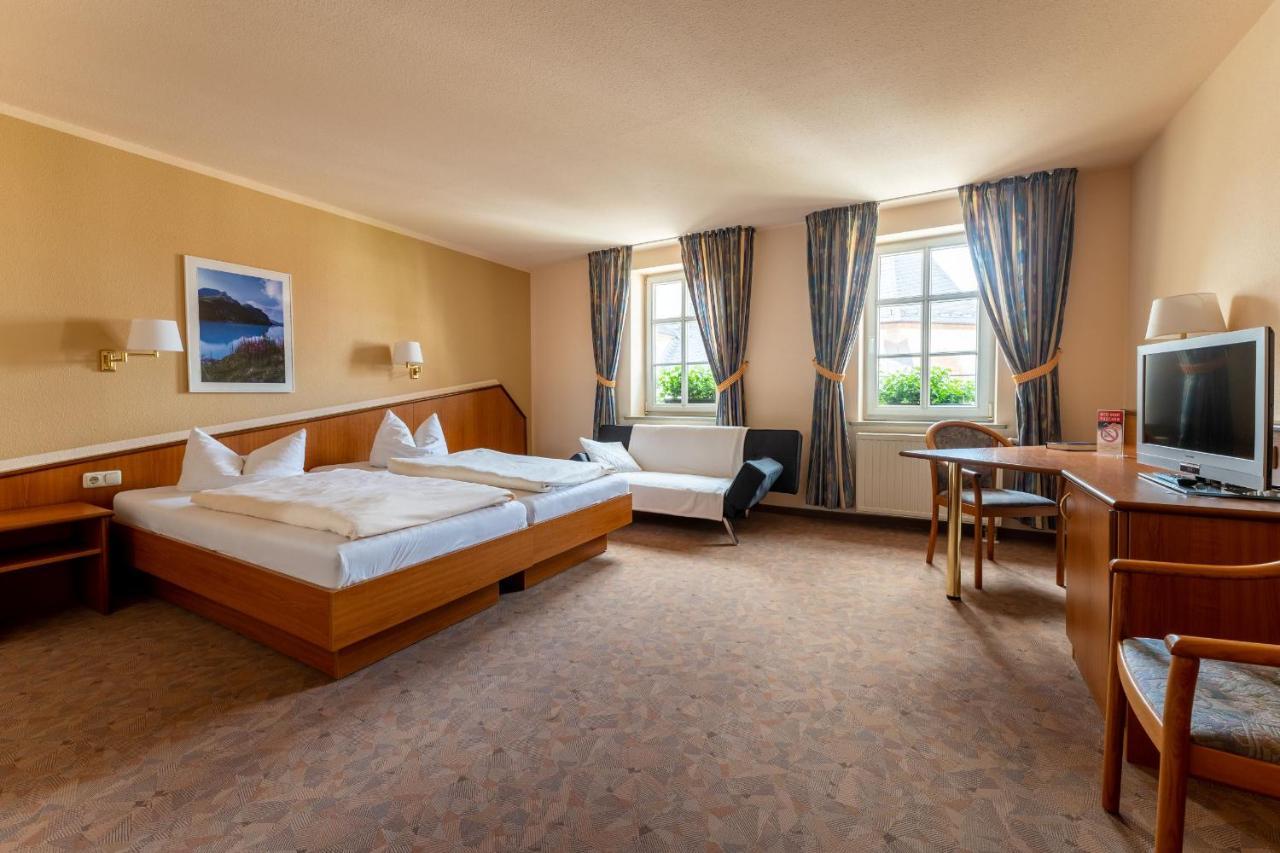 Hotel Reussischer Hof Schmölln Dış mekan fotoğraf
