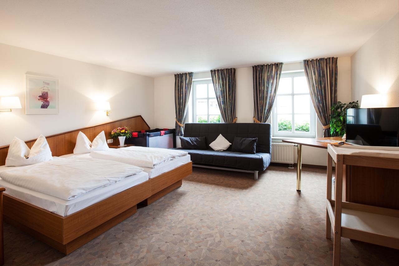 Hotel Reussischer Hof Schmölln Dış mekan fotoğraf