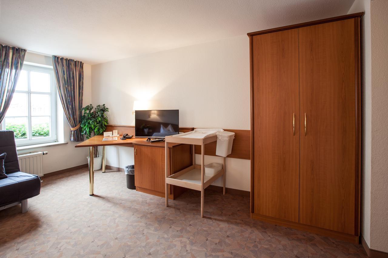Hotel Reussischer Hof Schmölln Dış mekan fotoğraf
