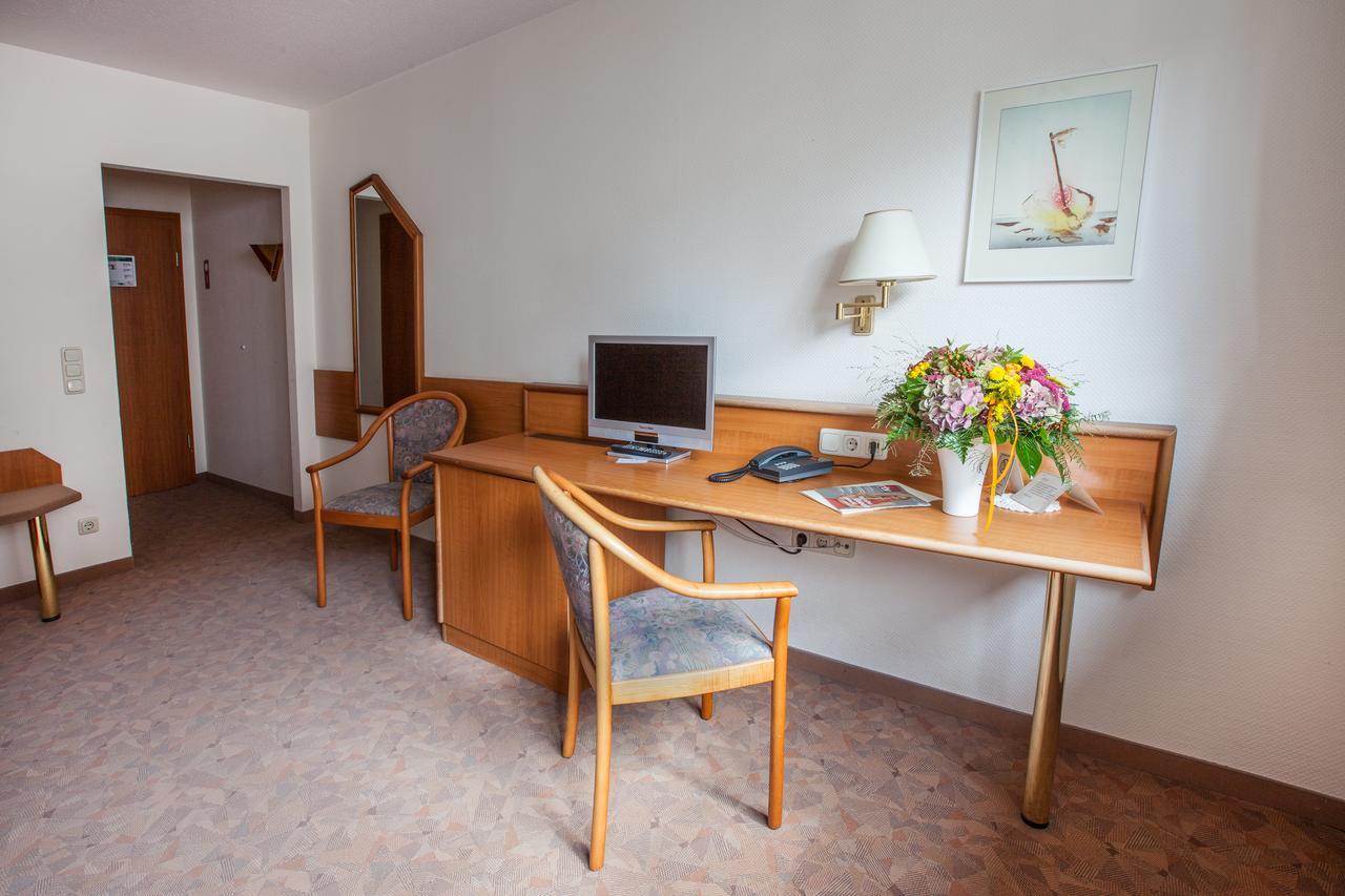Hotel Reussischer Hof Schmölln Dış mekan fotoğraf